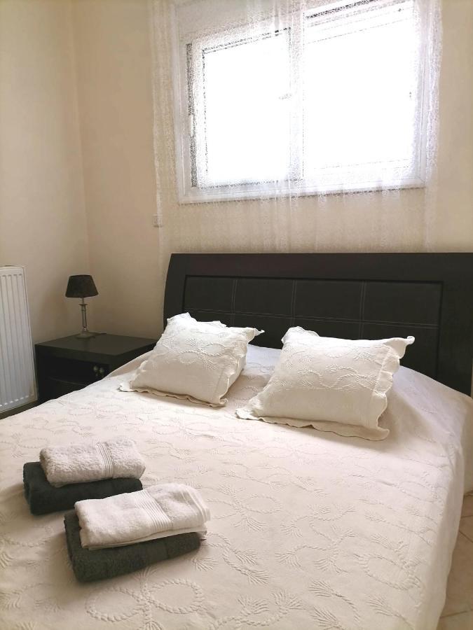Tini'S Apartment Nea Iraklitsa ภายนอก รูปภาพ
