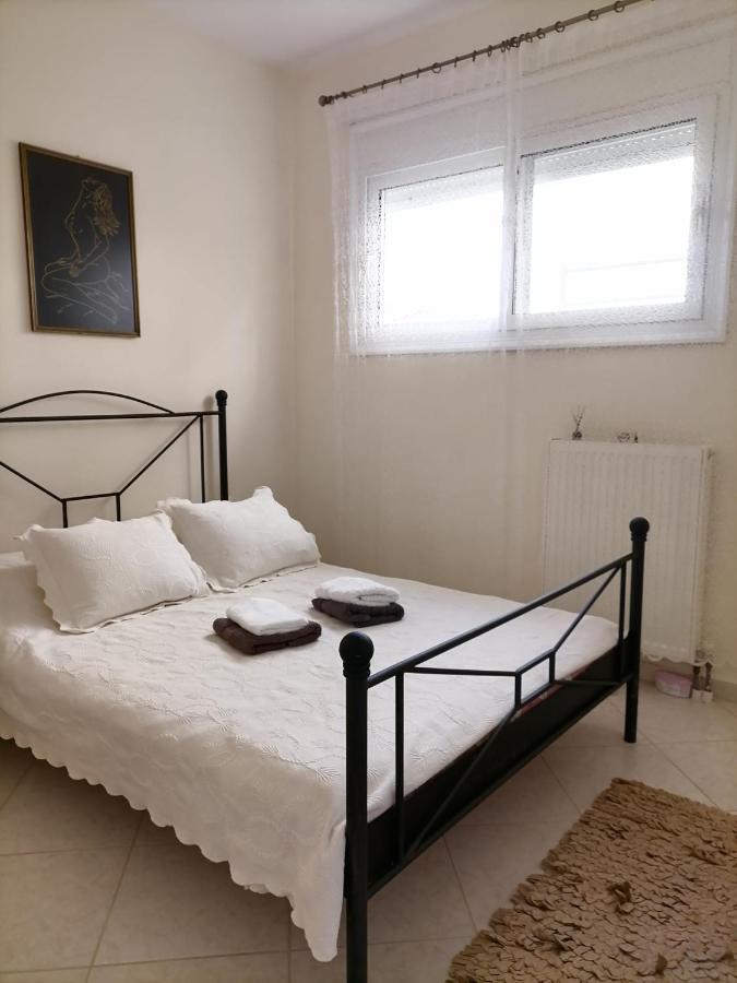 Tini'S Apartment Nea Iraklitsa ภายนอก รูปภาพ